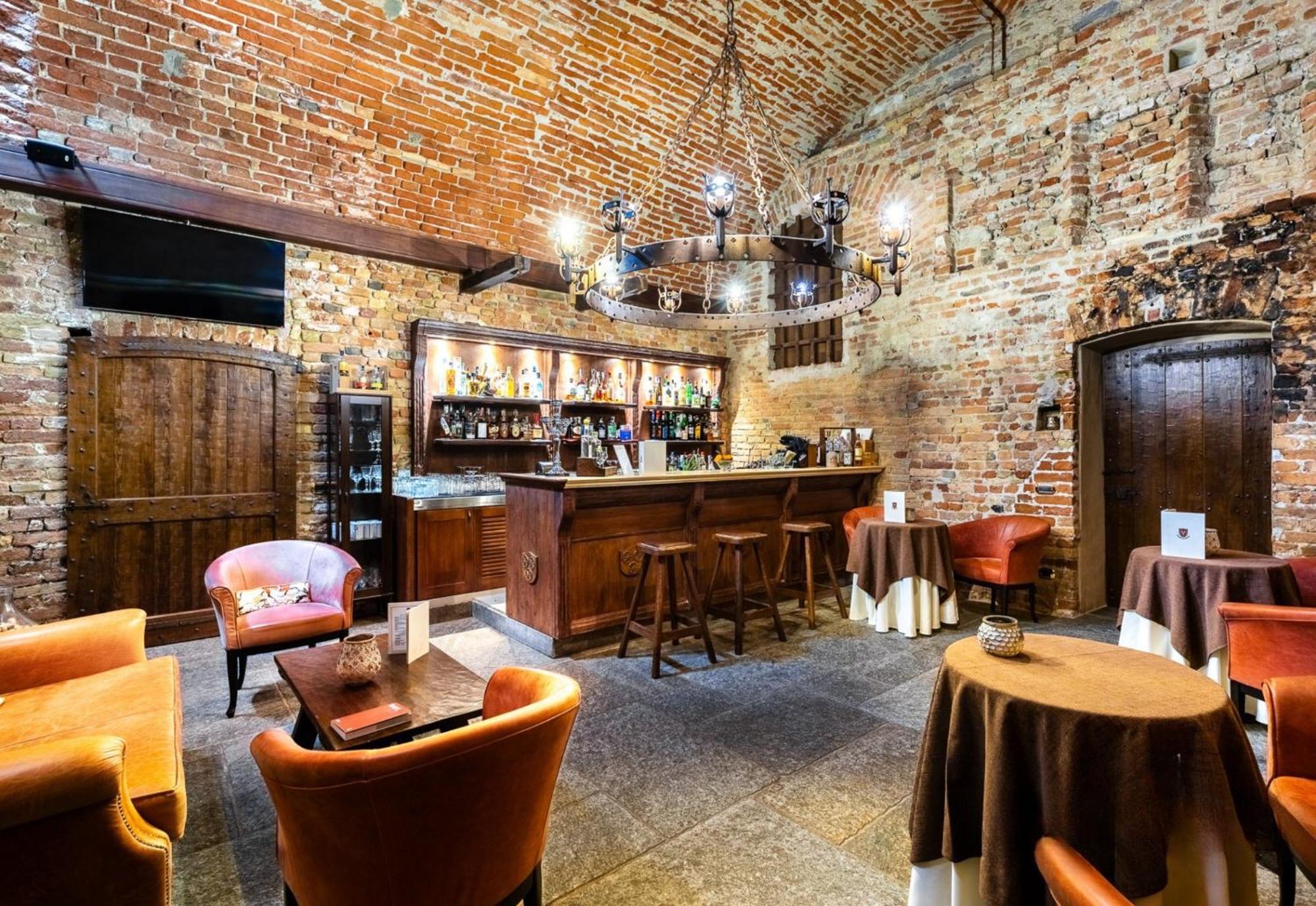 Castello Di Guarene Hotel Eksteriør billede