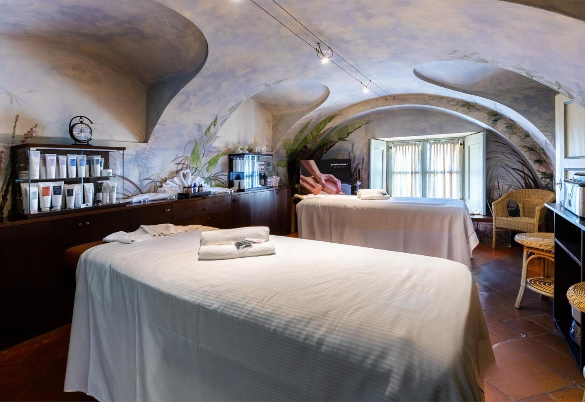 Castello Di Guarene Hotel Eksteriør billede