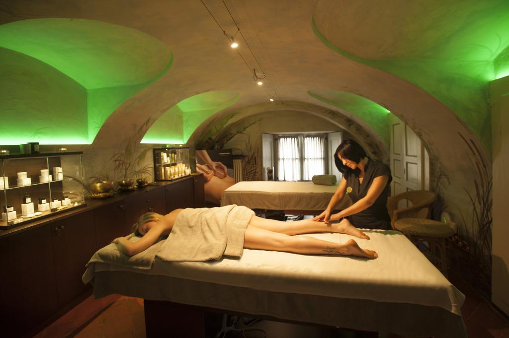Castello Di Guarene Hotel Eksteriør billede