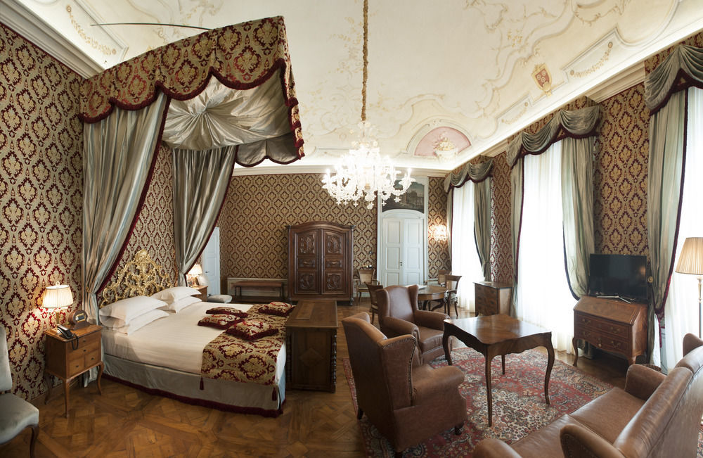 Castello Di Guarene Hotel Eksteriør billede